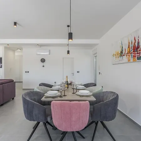 Elite Vila Pula